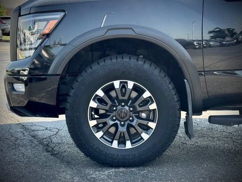 Used 2021 Nissan Titan PRO-4X w/ Pro-4x Convenience Package AWD/4WD image 10