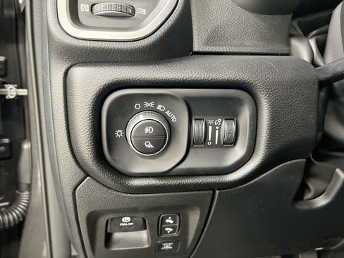 Used 2025 RAM 1500 Big Horn AWD/4WD image 18