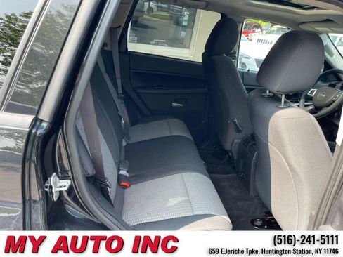 Used 2009 Jeep Grand Cherokee Laredo image 30