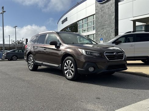 Used 2019 Subaru Outback 2.5i Touring w/ Popular Package #3A image 10