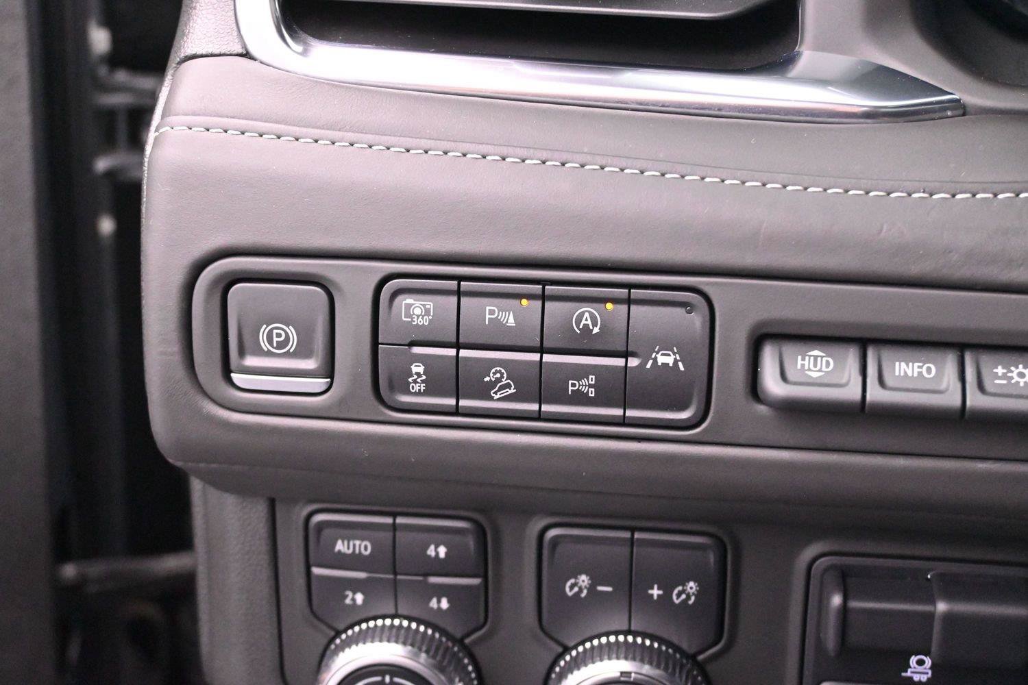 Used 2023 GMC Yukon Denali Ultimate AWD/4WD image 25