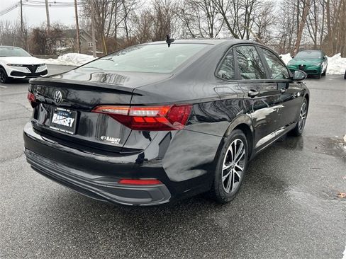 Used 2023 Volkswagen Jetta Sport image 8