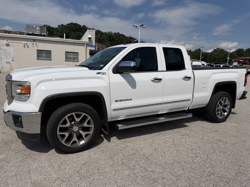 Used 2014 GMC Sierra 1500 SLT w/ SLT Preferred Package AWD/4WD image 3