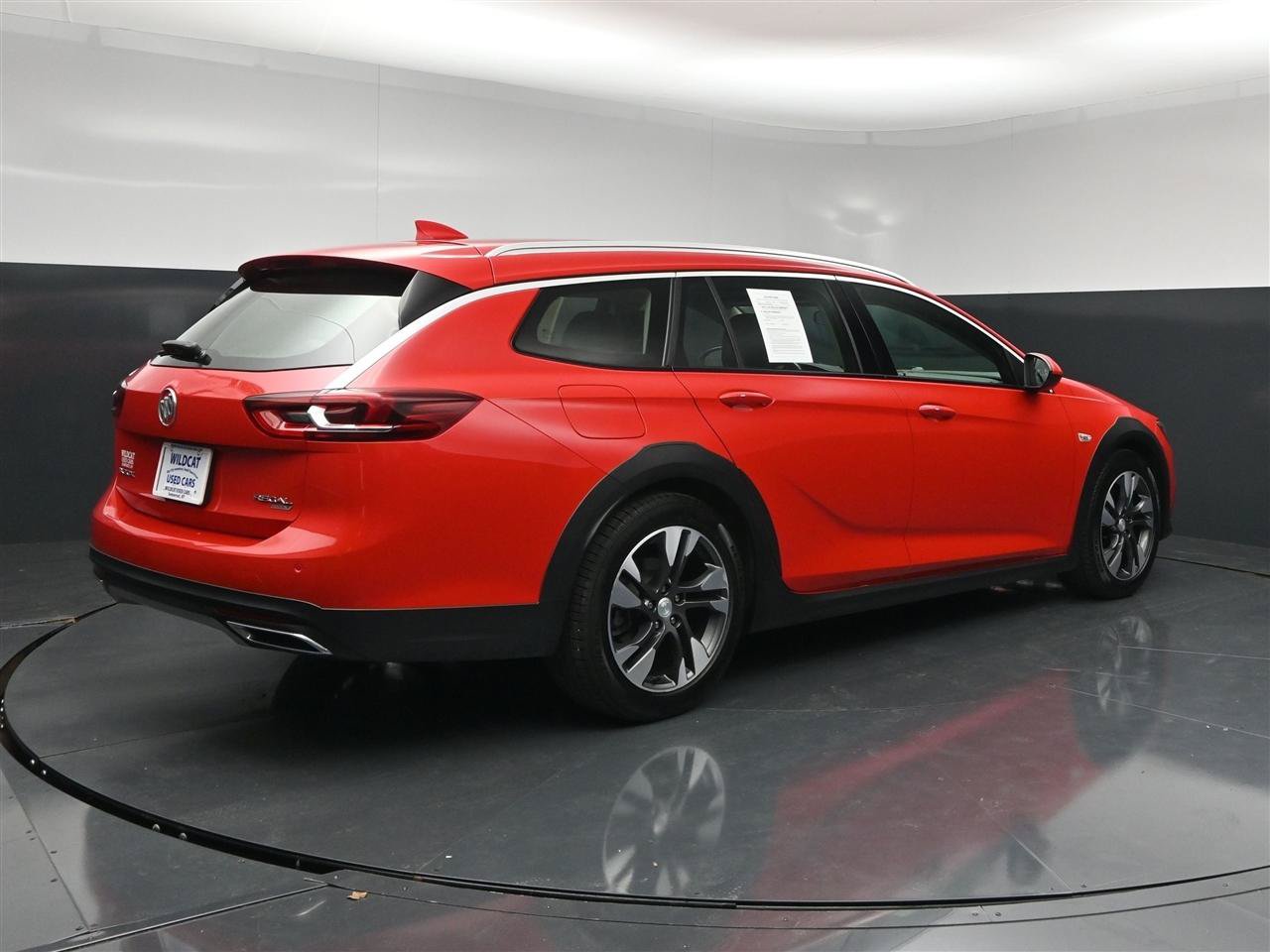 Used 2018 Buick Regal Preferred w/ Sights and Sounds Package AWD/4WD image 6