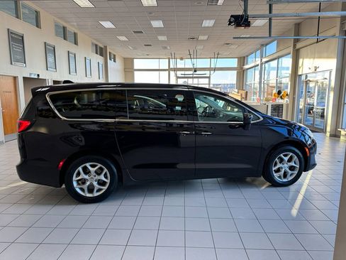 Used 2019 Chrysler Pacifica Touring Plus w/ Tire & Wheel Group image 55