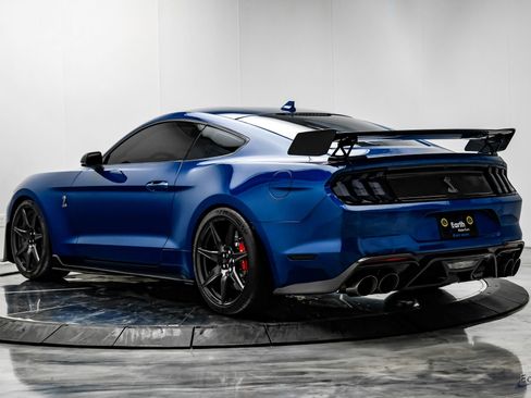 Used 2022 Ford Mustang Shelby GT500 w/ Carbon Fiber Track Pack image 12
