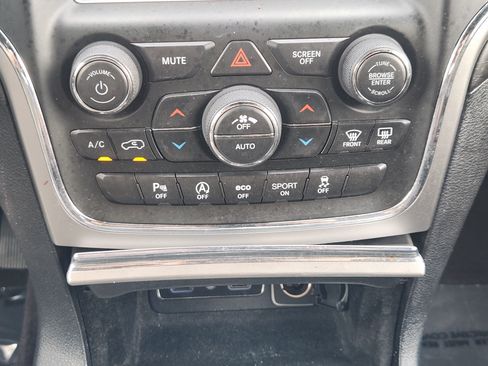 Used 2018 Jeep Grand Cherokee Altitude RWD image 18