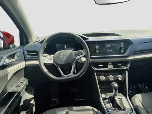 Certified 2023 Volkswagen Taos SE FWD image 20