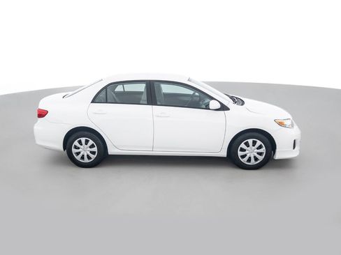 Used 2011 Toyota Corolla LE image 4