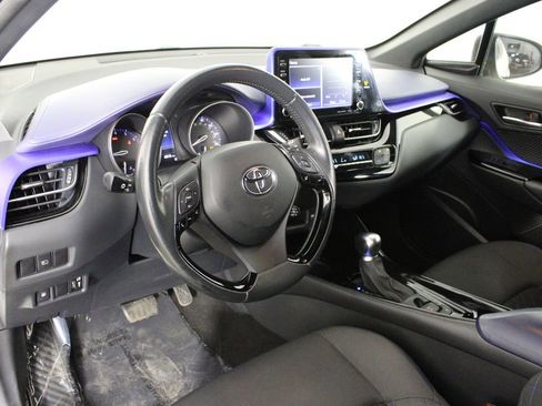 Used 2021 Toyota C-HR XLE image 19