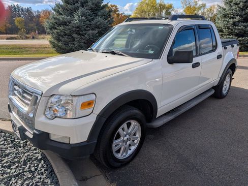 Used 2010 Ford Explorer Sport Trac XLT image 5
