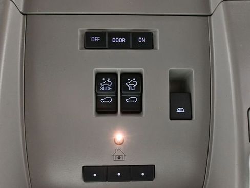 Used 2017 Chevrolet Silverado 1500 LTZ Z71 image 39