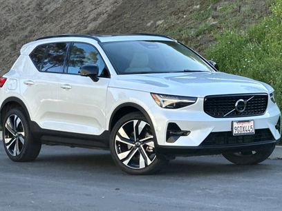 Certified 2023 Volvo XC40 B5 Ultimate w/ Climate Package