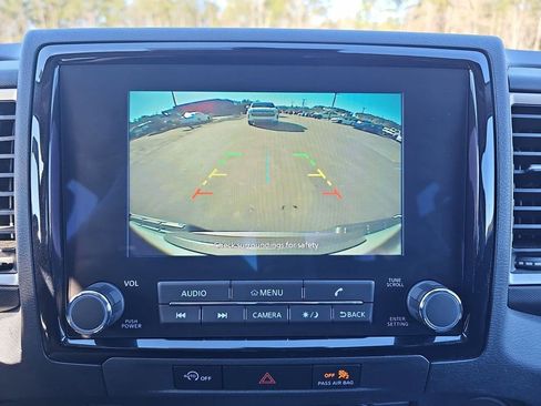 Used 2024 Nissan Frontier SV w/ SV Convenience Package image 23