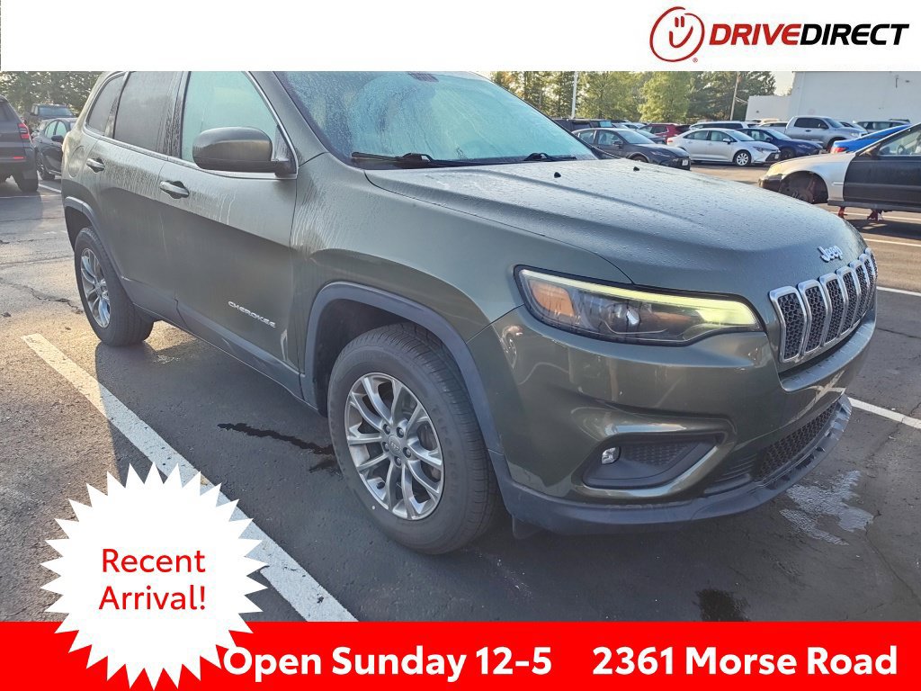 Used 2019 Jeep Cherokee Latitude Plus w/ Cold Weather Group AWD/4WD image 1
