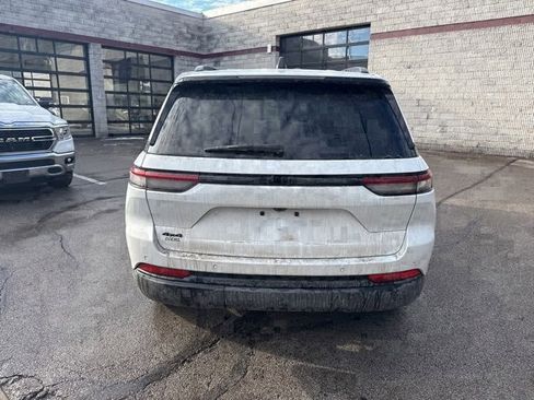 Certified 2023 Jeep Grand Cherokee Altitude image 4