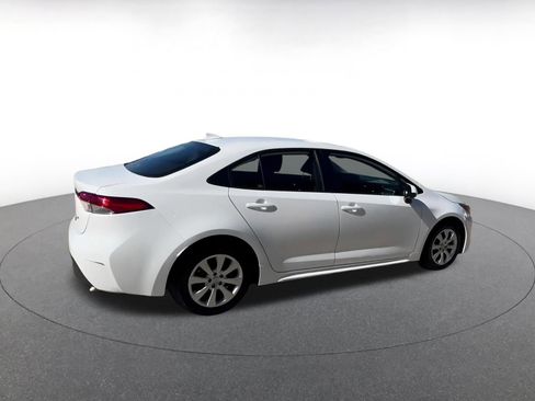 Used 2025 Toyota Corolla LE image 14