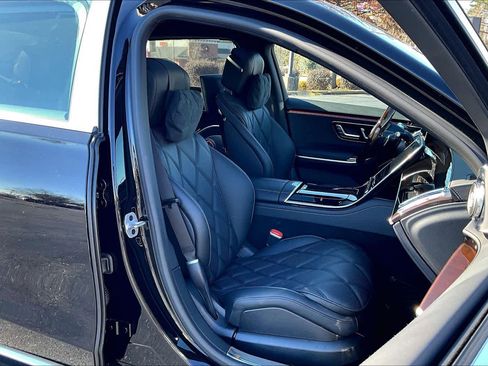 Certified 2024 Mercedes-Benz Maybach S 580 4MATIC image 9