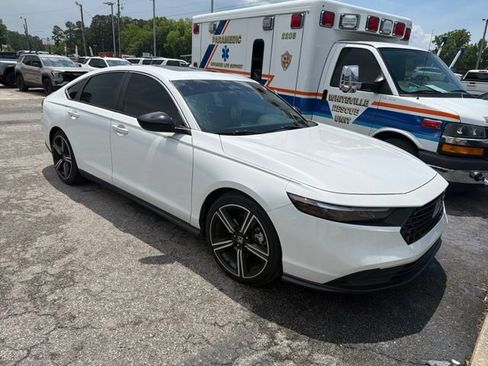 Used 2023 Honda Accord Sport image 7