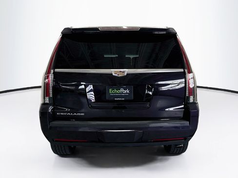 Used 2018 Cadillac Escalade Premium Luxury AWD/4WD image 7