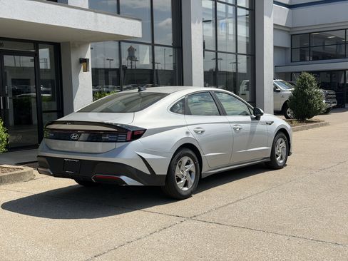 New 2026 Hyundai Sonata SE FWD image 4