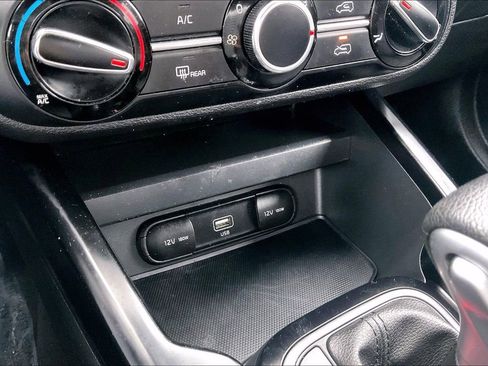 Used 2021 Kia Soul LX image 18