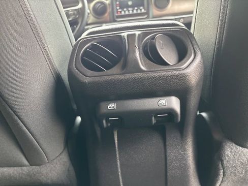 Used 2021 Jeep Wrangler Unlimited Sport image 17