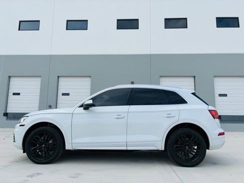 Used 2020 Audi Q5 2.0T Premium Plus w/ Premium Plus Package image 2