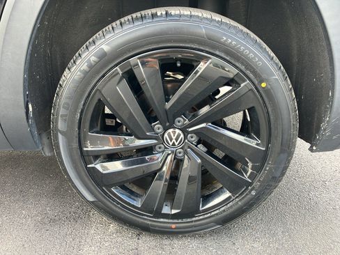 Used 2022 Volkswagen Atlas Cross Sport SE FWD image 11