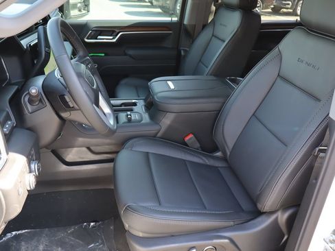 New 2026 GMC Sierra 3500 Denali w/ Denali Reserve Package AWD/4WD image 13