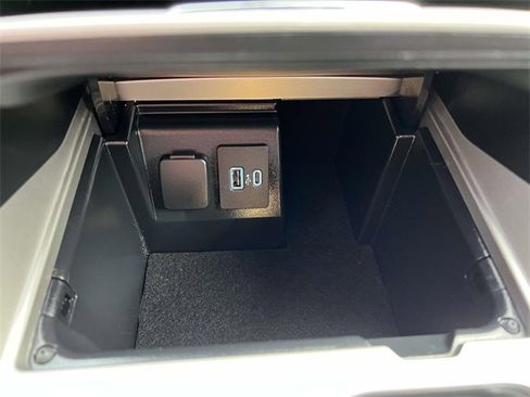 Certified 2022 Ford Explorer Limited w/ Equipment Group 301A image 20