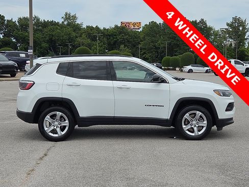 Used 2023 Jeep Compass Latitude AWD/4WD image 6