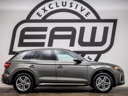 Used 2025 Audi Q5 e Premium Plus w/ Premium Plus Package AWD/4WD image 9
