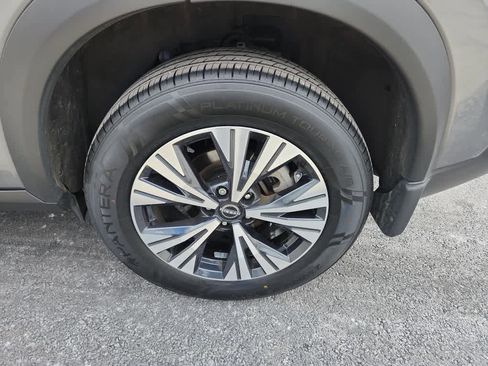 Used 2023 Nissan Rogue SV w/ SV Premium Package image 11