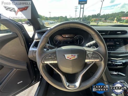 Certified 2025 Cadillac XT6 Premium Luxury image 11