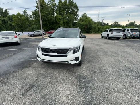 Used 2021 Kia Seltos S FWD image 3