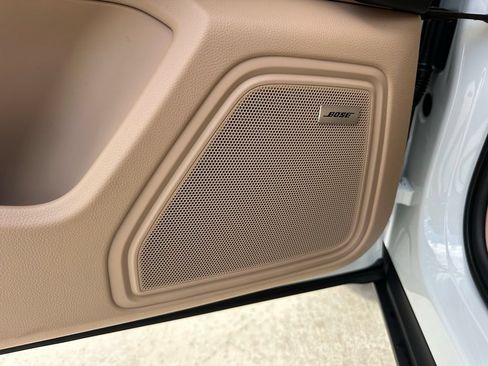 New 2026 Porsche Macan AWD/4WD image 17