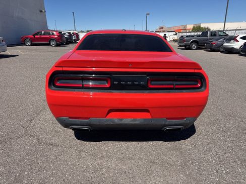 Used 2017 Dodge Challenger SXT image 4