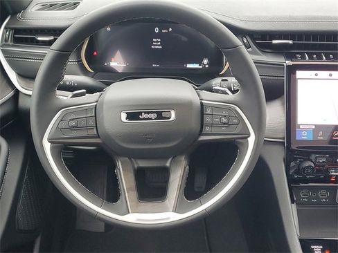 New 2025 Jeep Grand Cherokee Limited w/ Luxury Tech Group II image 14