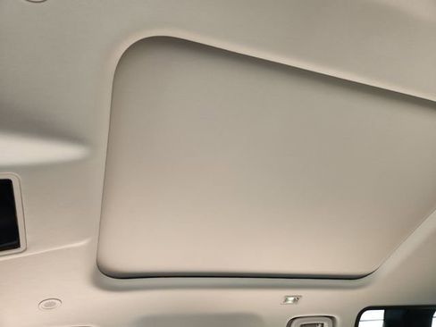 New 2026 Land Rover Defender 110 X-Dynamic SE AWD/4WD image 18