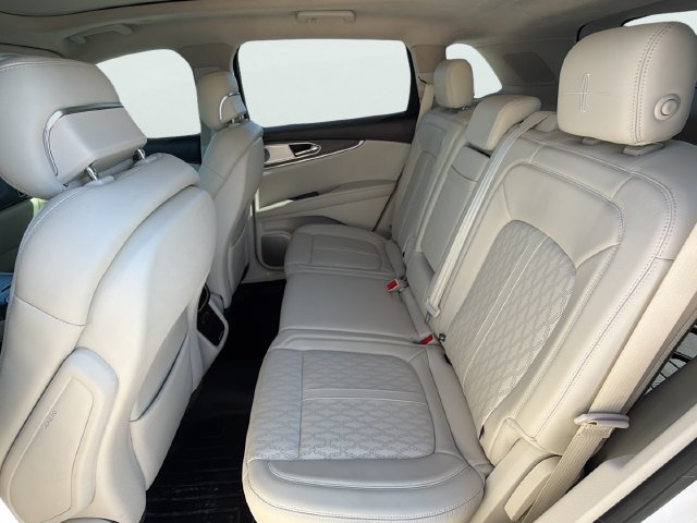 Used 2019 Lincoln Nautilus Black Label AWD/4WD image 16