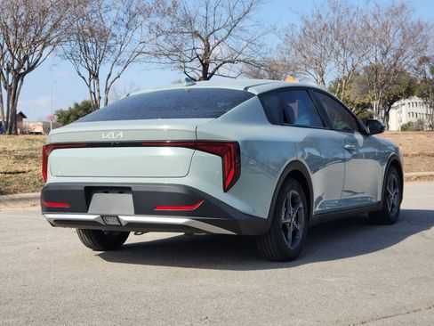 New 2026 Kia K4 LXS FWD image 5