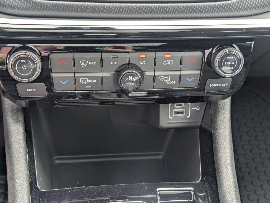 New 2026 Jeep Compass Trailhawk w/ Sun, Sound & Navigation Group AWD/4WD image 19