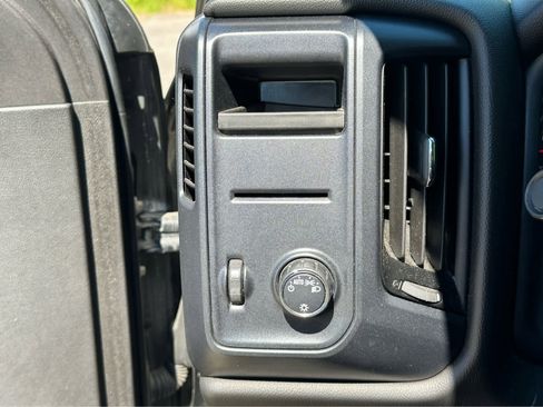 Used 2019 Chevrolet Silverado 1500 W/T w/ WT Convenience Package AWD/4WD image 18