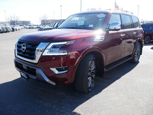 Used 2023 Nissan Armada Platinum w/ Captain's Chairs Package AWD/4WD image 4