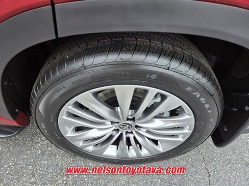 New 2026 Toyota Highlander Platinum image 8