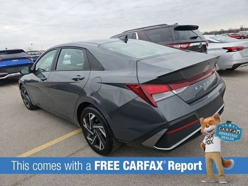 Used 2025 Hyundai Elantra Sport image 2