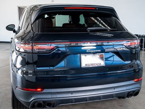 Used 2022 Porsche Cayenne Platinum Edition image 22