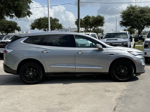 Used 2023 Buick Enclave Essence w/ Sport Touring Edition FWD image 3