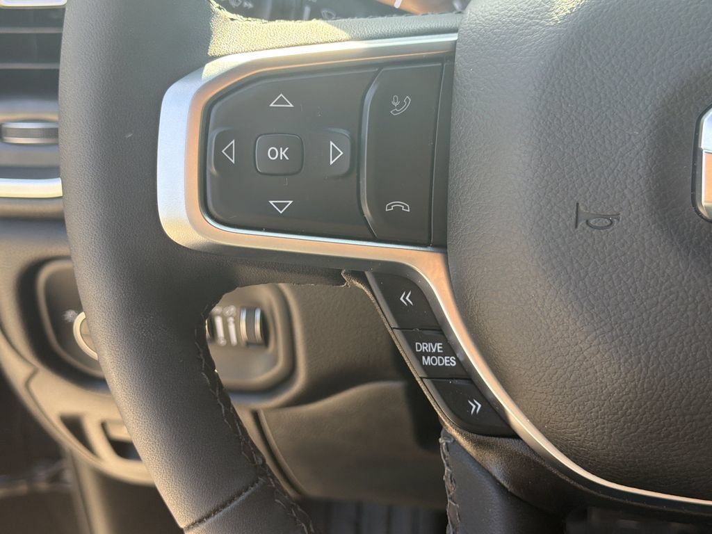Used 2025 RAM 1500 Big Horn AWD/4WD image 24
